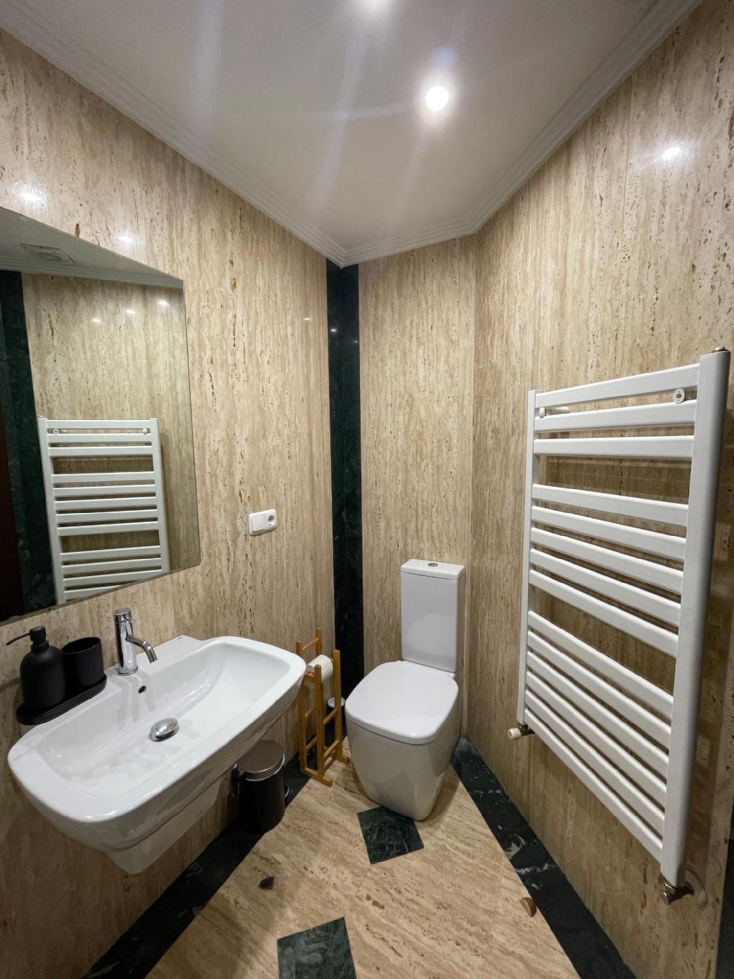 Atuaire Home Vivienda B Luminosa Parking Incluido En Plena Calle Comercial Burgo Екстериор снимка