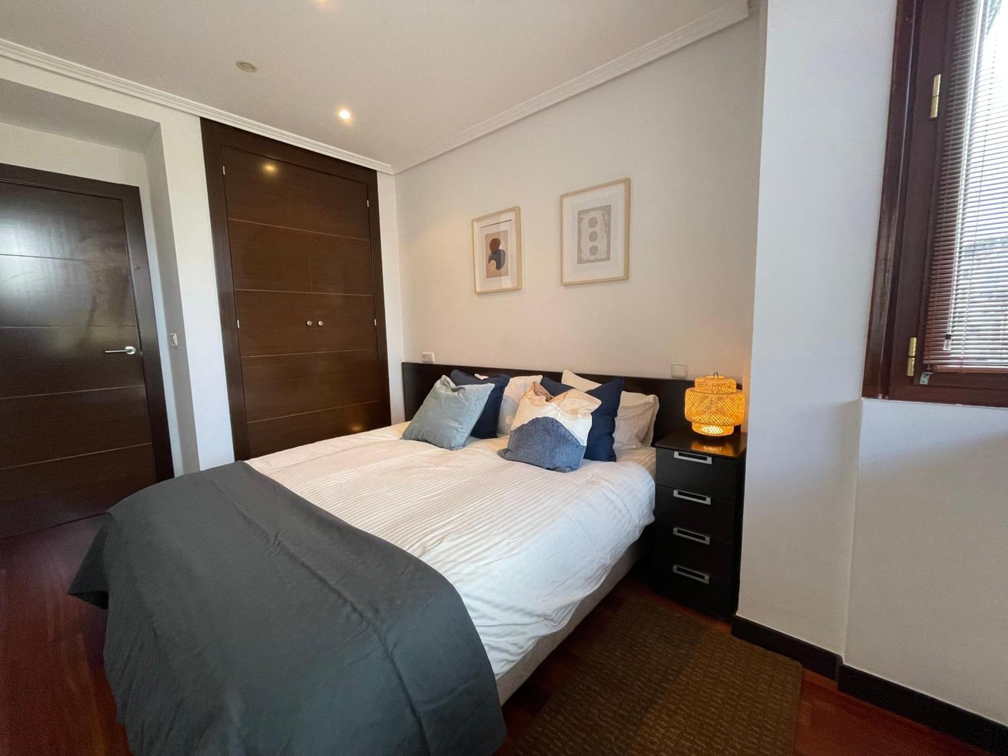 Atuaire Home Vivienda B Luminosa Parking Incluido En Plena Calle Comercial Burgo Екстериор снимка