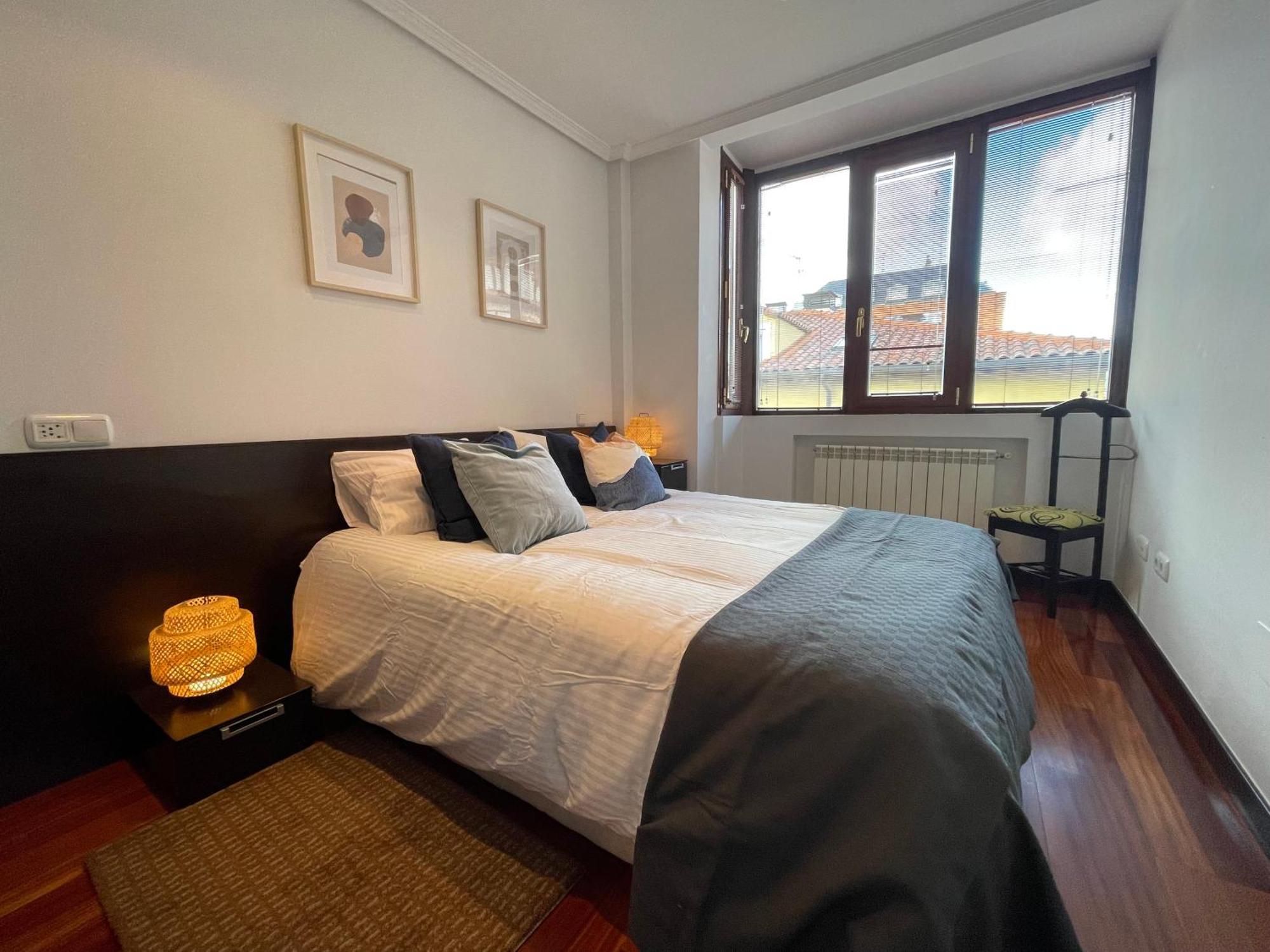 Atuaire Home Vivienda B Luminosa Parking Incluido En Plena Calle Comercial Burgo Екстериор снимка